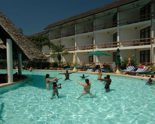 Travellers Beach Hotel | Bamburi 